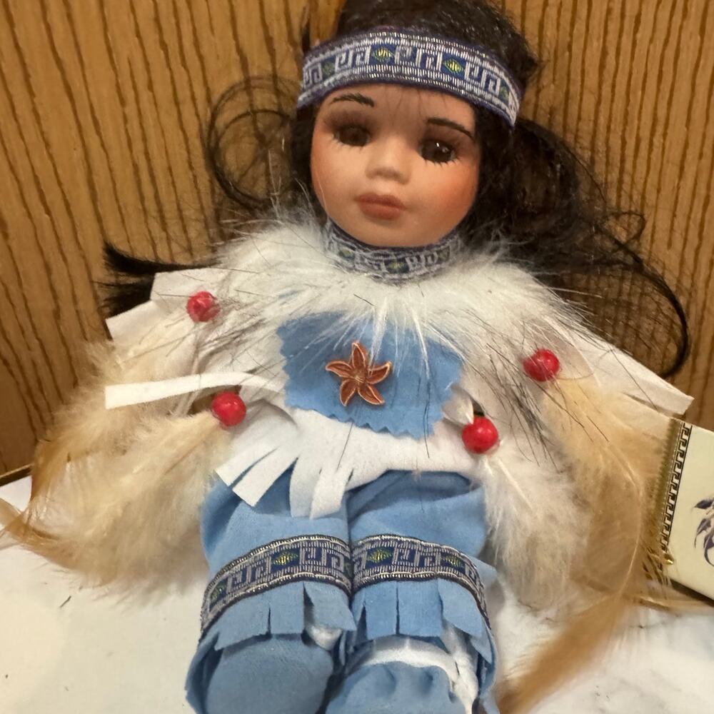 Little cubs porcelain doll Kinnex